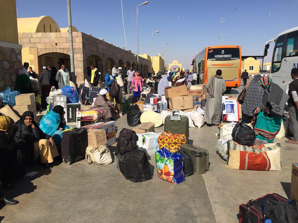 Unloading the bus at the Egyptian side of the border with Sudan