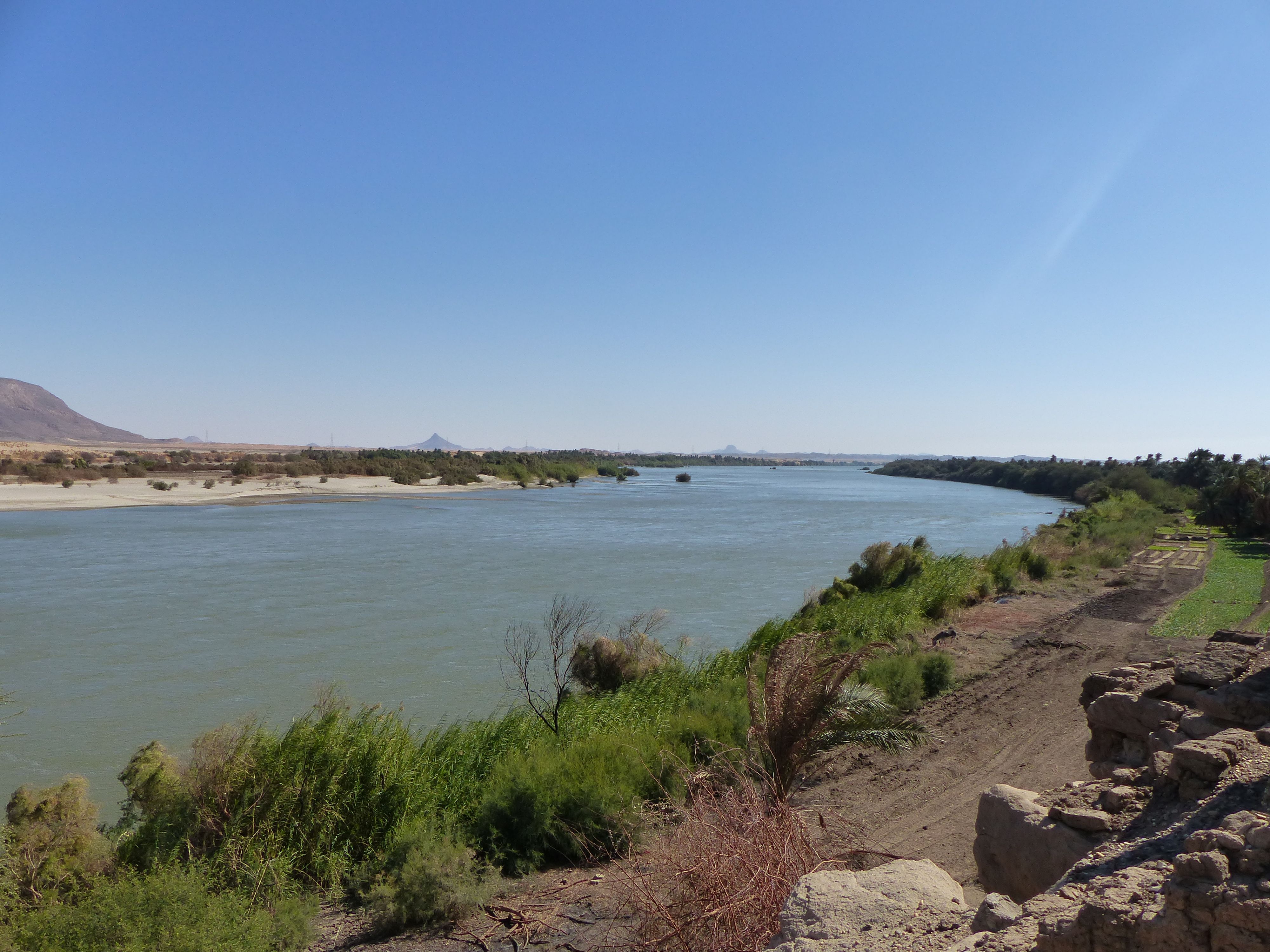The Nile, Abri