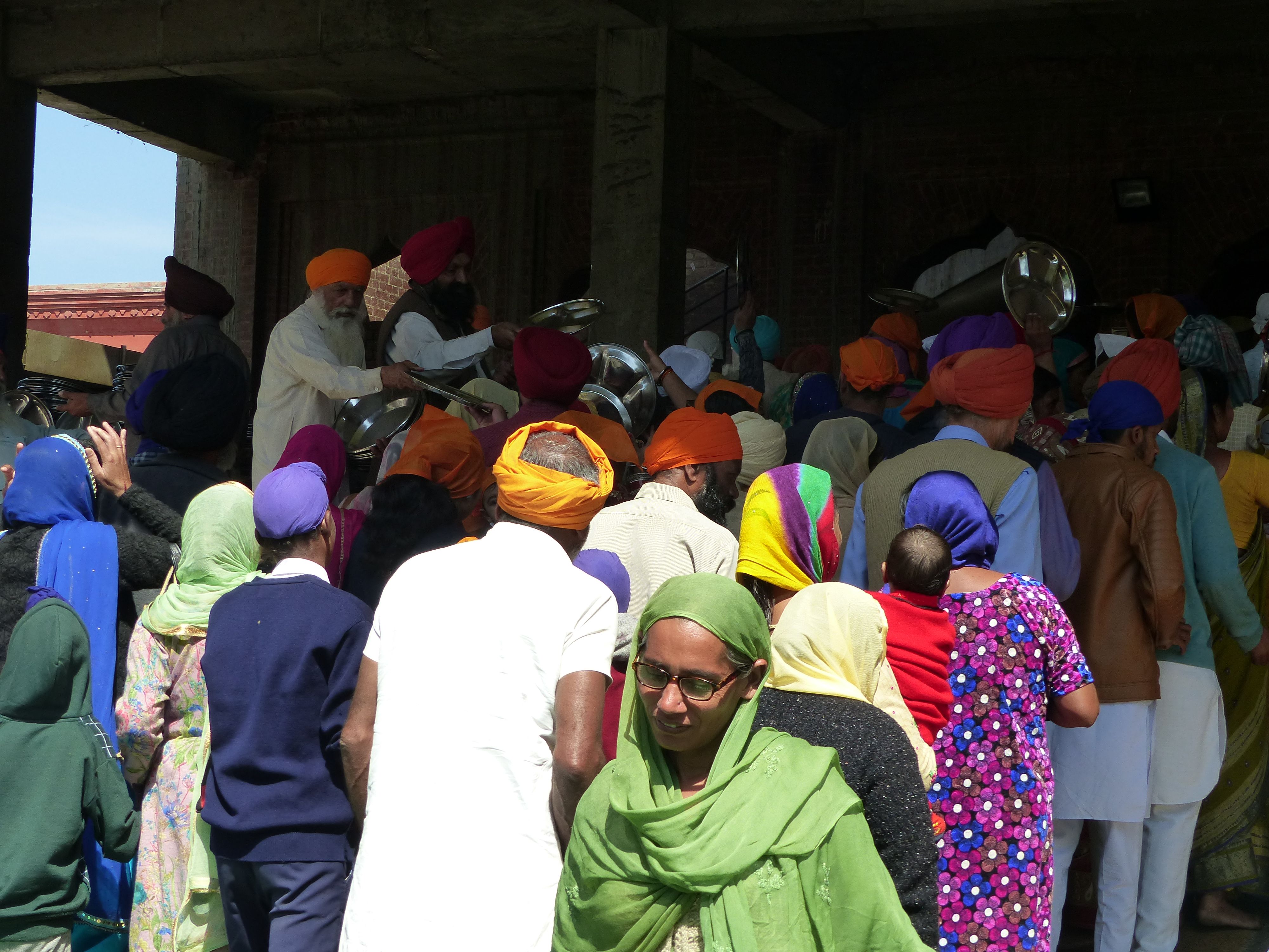 The Golden Temple, serving meals