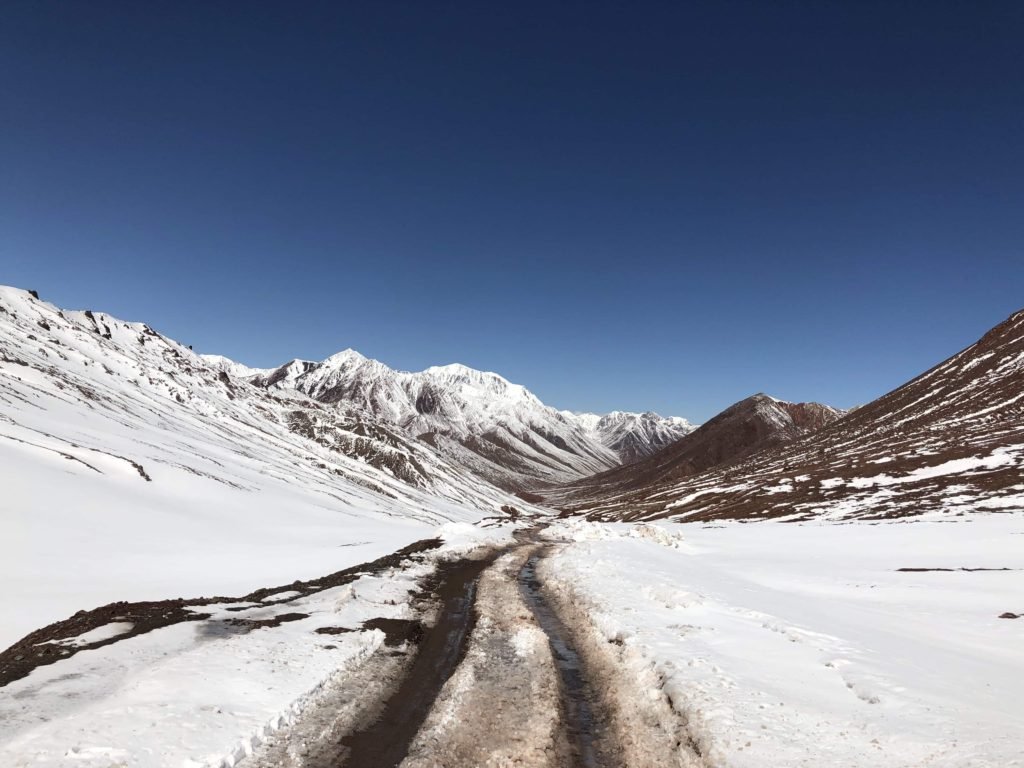 The road from Kyzyl-Art Pass