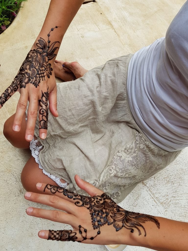 Fatima's henna - totally freehand design