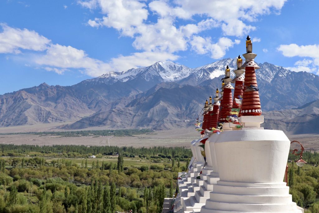 How To Reach Nubra Valley by Bus, Bike & Private Vehicle - Leh