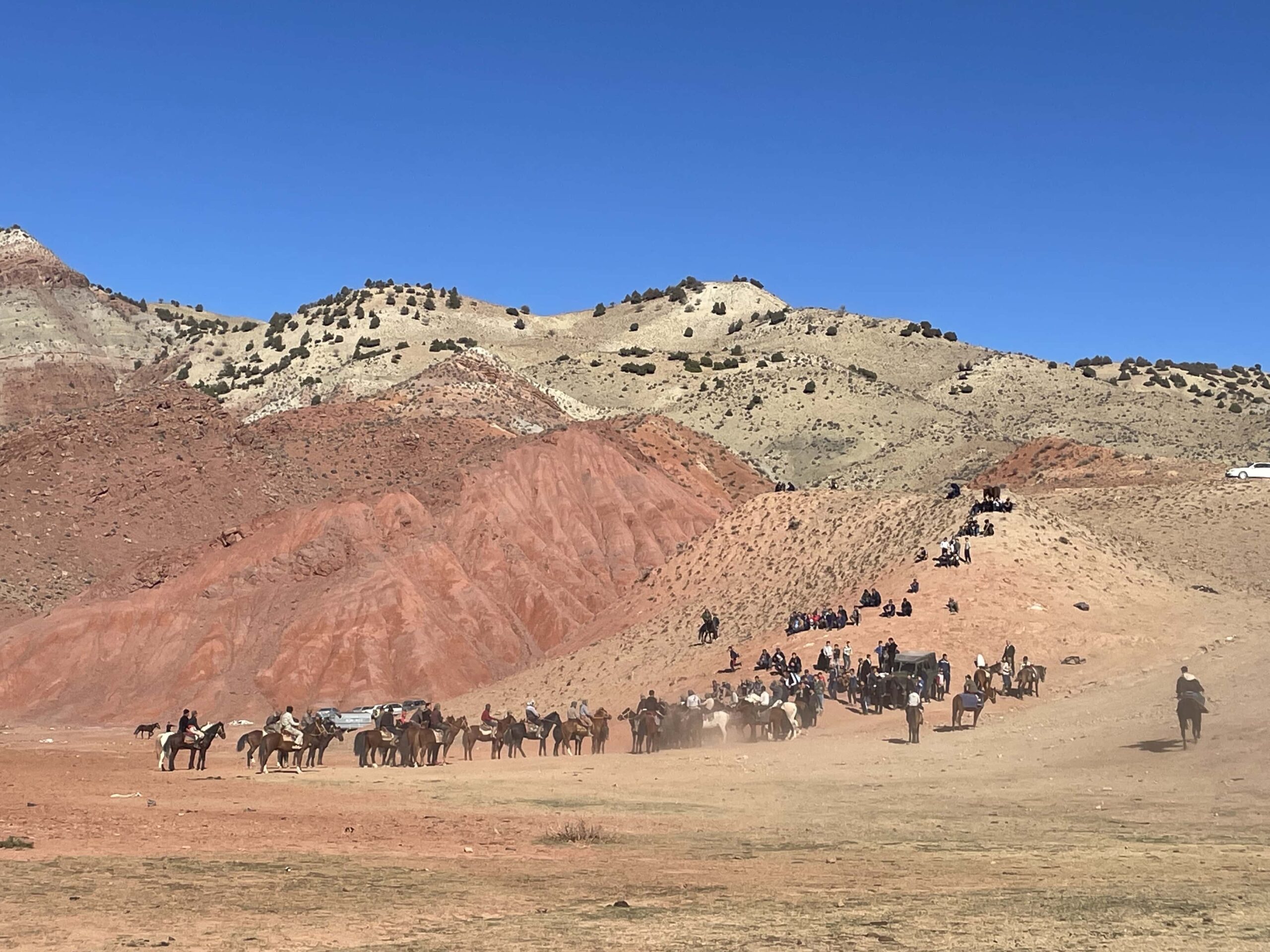 Read more about the article Travel in Turkmenistan: from a city of marble to the Gates of Hell