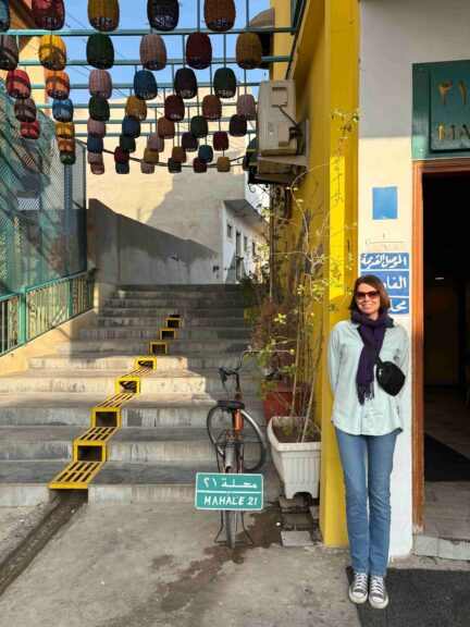 Mahale 21, a bright sunny cafe in Mosul