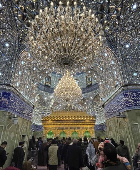 On the way to the innermost Abbas shrine in the men's side